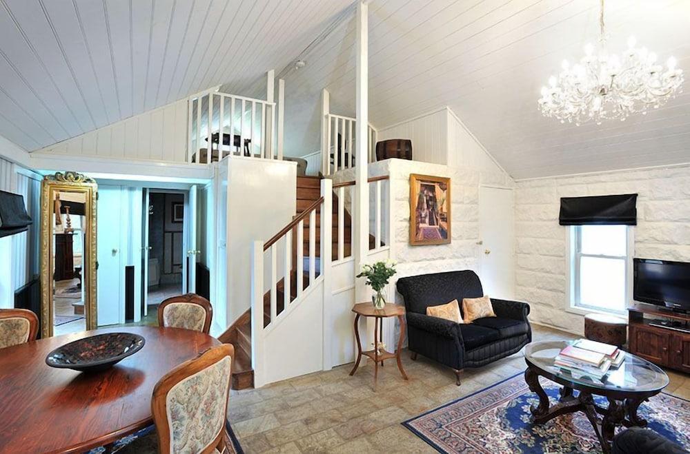 A Loft In The Mill Boutique Accommodation โอลินดา ภายนอก รูปภาพ