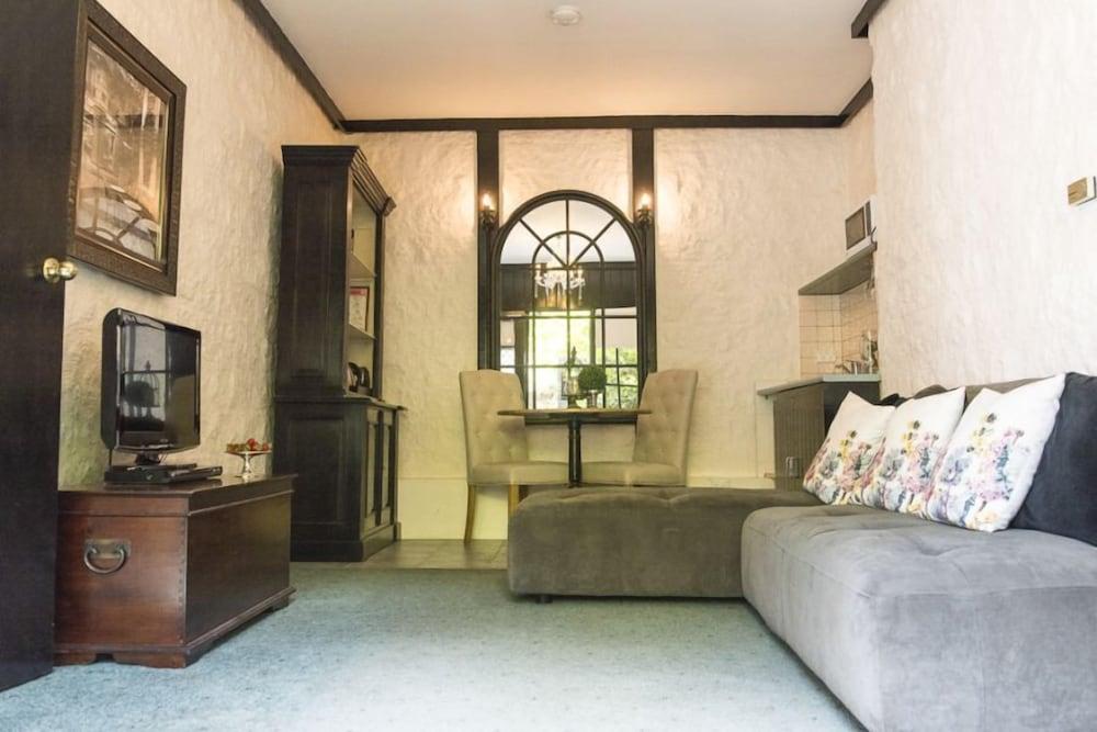 A Loft In The Mill Boutique Accommodation โอลินดา ภายนอก รูปภาพ